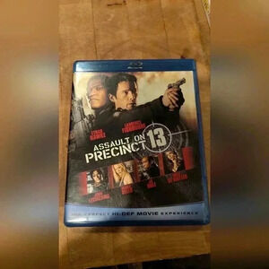 Assault On Precinct 13 Blu-ray (EUC)